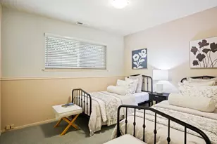 28 Meadowglen Dr, Petaluma, CA 94952 - Photo 37