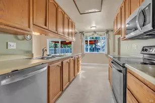 793 Marigold Dr, Fairfield, CA 94533 - Photo 13