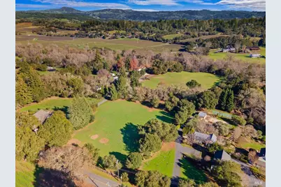 2400 W Dry Creek Road, Healdsburg, CA 95448 - Photo 9