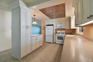 34 Maywood Dr, Santa Rosa, CA 95409 - Photo 7