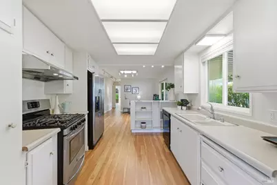 15 Scenic Drive, Novato, CA 94949 - Photo 5