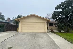 136 Clark Way, Vacaville, CA 95687 - Photo 1