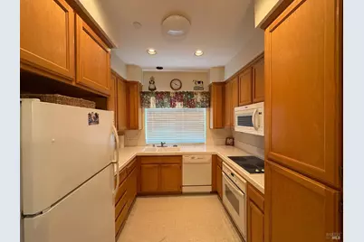 9131 Benny Goodman Way, Windsor, CA 94952 - Photo 11