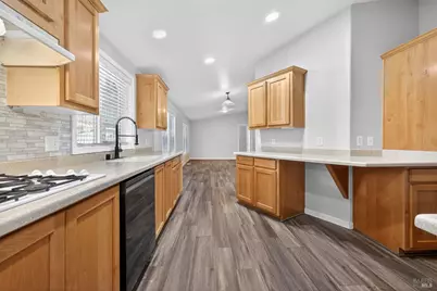 24 Leisure Park Circle, Santa Rosa, CA 95401 - Photo 17