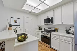 94 Mariners Cir, San Rafael, CA 94903 - Photo 15