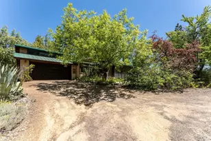 19155 Scenic Dr, Redwood Valley, CA 95470 - Photo 31