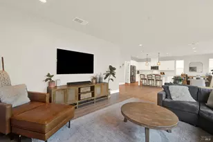 612 Periwinkle Dr, Vacaville, CA 95687 - Photo 25