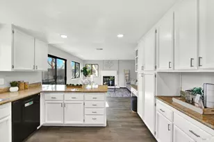 251 Woodstock Cir, Vacaville, CA 95687 - Photo 13