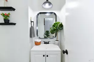 1118 Marina Dr, Napa, CA 94559 - Photo 17