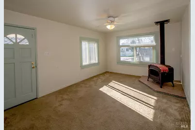 18230 Barrett Avenue, Sonoma, CA 95476 - Photo 5