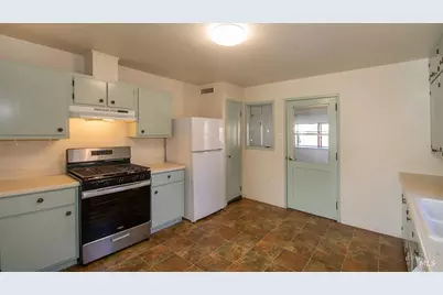 18230 Barrett Avenue, Sonoma, CA 95476 - Photo 3