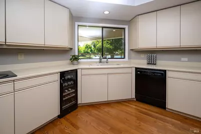 9636 Lakewood Drive, Windsor, CA 95492 - Photo 11