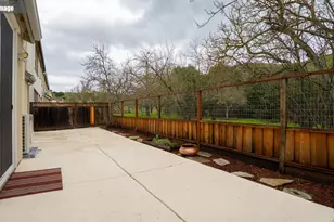 7280 Willow Creek Cir, Vallejo, CA 94591 - Photo 37