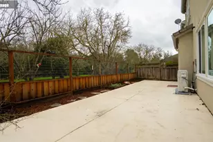 7280 Willow Creek Cir, Vallejo, CA 94591 - Photo 41