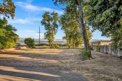 2750 Lakeshore Boulevard, Upper Lake, CA 95485 - Photo 3