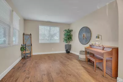 1007 Canterbury Court, Vacaville, CA 95687 - Photo 9