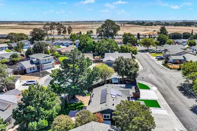 680 Silver Lake Drive, Fairfield, CA 94534 - Photo 51