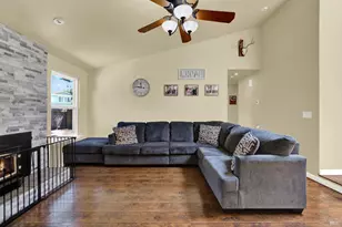 680 Silver Lake Dr, Fairfield, CA 94534 - Photo 17