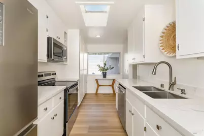 94 Biscayne Drive, San Rafael, CA 94901 - Photo 15