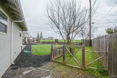 305 S 8th Street, Dixon, CA 95620 - Photo 33