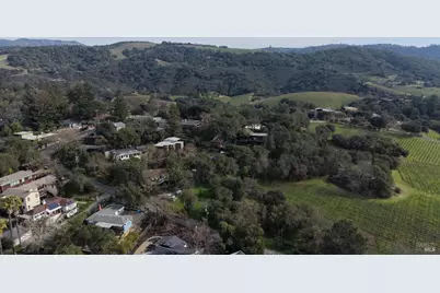 17278 Hillcrest Avenue, Sonoma, CA 95476 - Photo 17