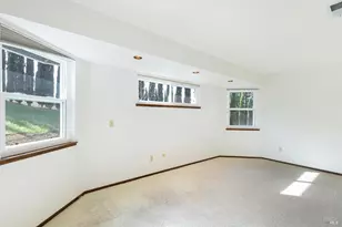 324 Burgundy Rd, Healdsburg, CA 95448 - Photo 35