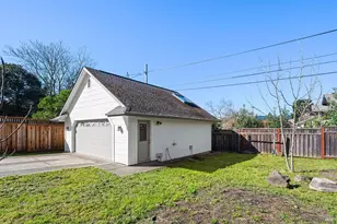 735 Johnson St, Healdsburg, CA 95448 - Photo 43