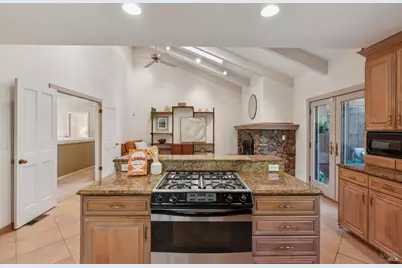 11 Badger Court, Novato, CA 94949 - Photo 17