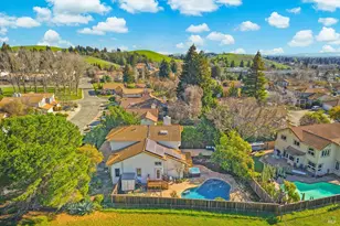 3327 Colonial Ct, Fairfield, CA 94534 - Photo 5