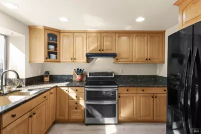 3327 Colonial Court, Fairfield, CA 94534 - Photo 19