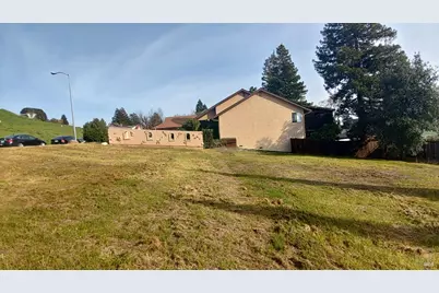 445 Lakehurst Court, Fairfield, CA 94533 - Photo 15