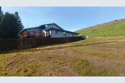 445 Lakehurst Court, Fairfield, CA 94533 - Photo 23