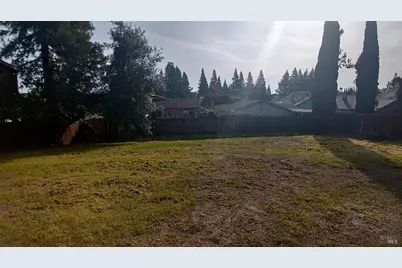 445 Lakehurst Court, Fairfield, CA 94533 - Photo 33