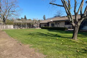 15416 Woodside Ct, Glen Ellen, CA 95476 - Photo 3