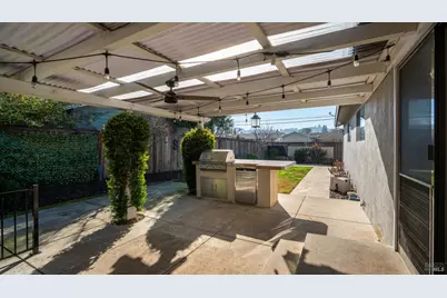 4020 Sacramento Avenue, Santa Rosa, CA 95405 - Photo 17
