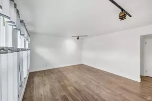 203 Cockrobin Ave, Windsor, CA 95492 - Photo 7