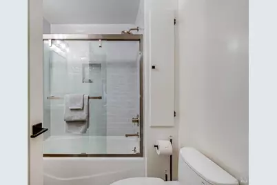 1365 W L Street, Benicia, CA 94510 - Photo 41