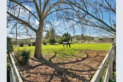 2060 Hagen Road, Napa, CA 94558 - Photo 13