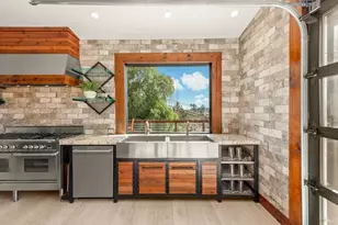 2135 E 2nd St, Benicia, CA 94510 - Photo 21