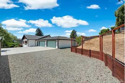 2135 E 2nd Street, Benicia, CA 94510 - Photo 95