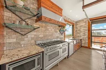 2135 E 2nd Street, Benicia, CA 94510 - Photo 17