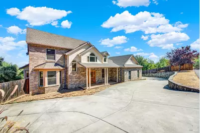 2136 Vineyard Hills Court, Vacaville, CA 95688 - Photo 3