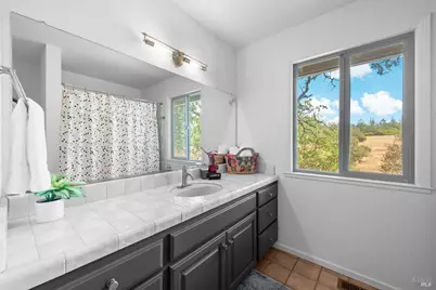 5860 Sharp Road, Calistoga, CA 94515 - Photo 21