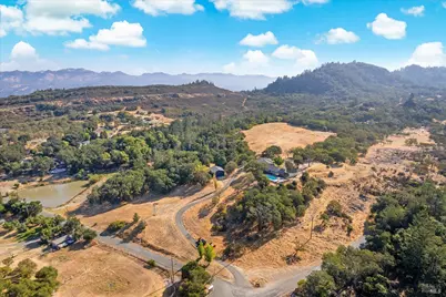 5860 Sharp Road, Calistoga, CA 94515 - Photo 29