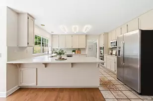 121 Main Dr, San Rafael, CA 94901 - Photo 17