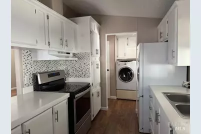 8109 B Street, Windsor, CA 95492 - Photo 5