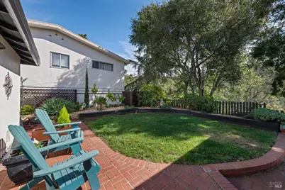 3990 Fairway Avenue, Oakland, CA 94605 - Photo 25
