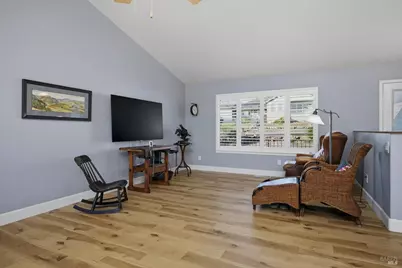 19093 Ravenhill Road, Hidden Valley Lake, CA 95467 - Photo 9