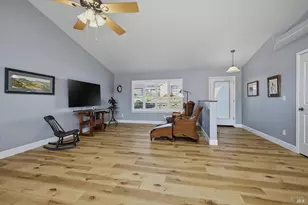 19093 Ravenhill Rd, Hidden Valley Lake, CA 95467 - Photo 7