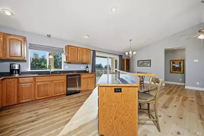 19093 Ravenhill Road, Hidden Valley Lake, CA 95467 - Photo 17